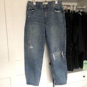 Abercrombie and Fitch the 80s mom high rise jeans size 31 / 12L